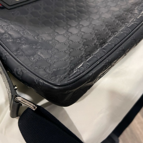 💙Gucci Leather messenger bag 💙 - Picture 7 of 14